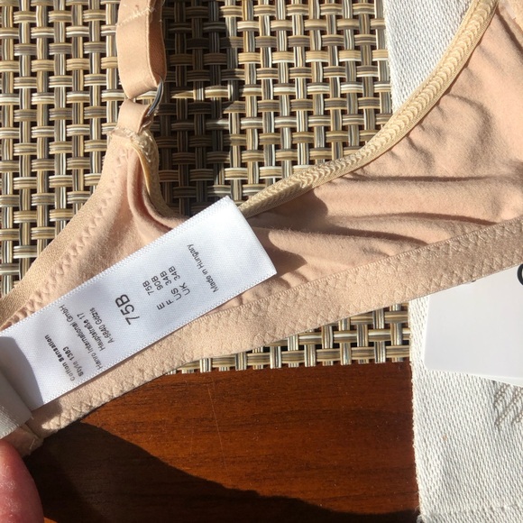 Hanro Cotton Sensation 34B Bra - Picture 7 of 8